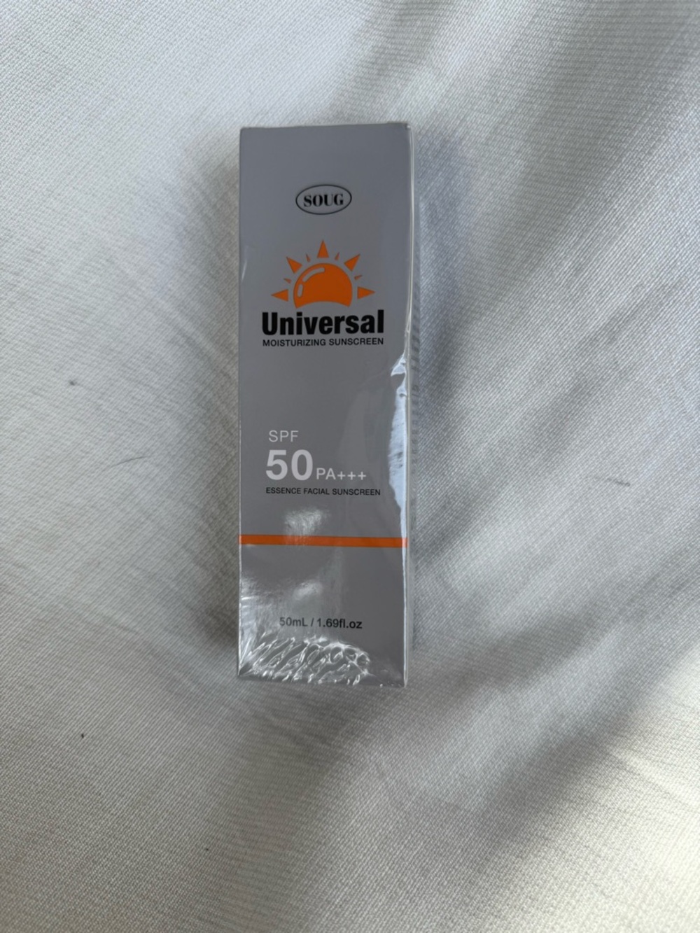 Universal Moisturizing Sunscreen SPF 50 - Picture 2 of 4